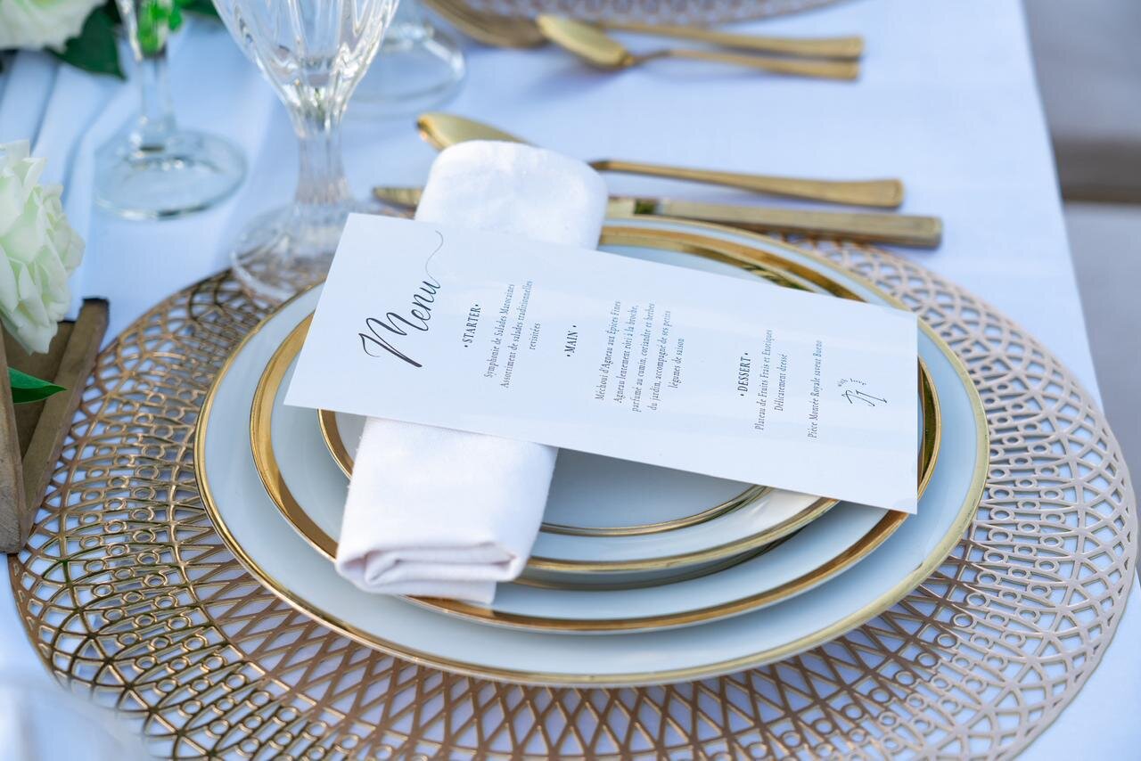 Table dressée pour un dîner à Marrakech